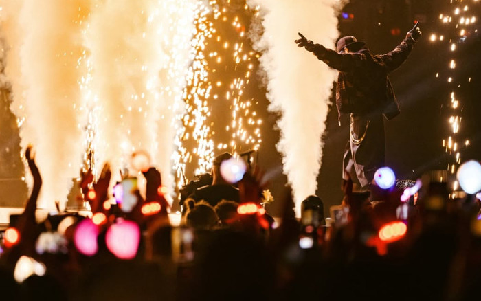 HYBE gây tranh cãi khi bán vé concert của thành viên BTS với giá 'cắt cổ' Ảnh 2