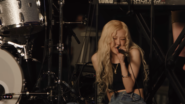 Rosé lại gây tranh cãi Ảnh 6