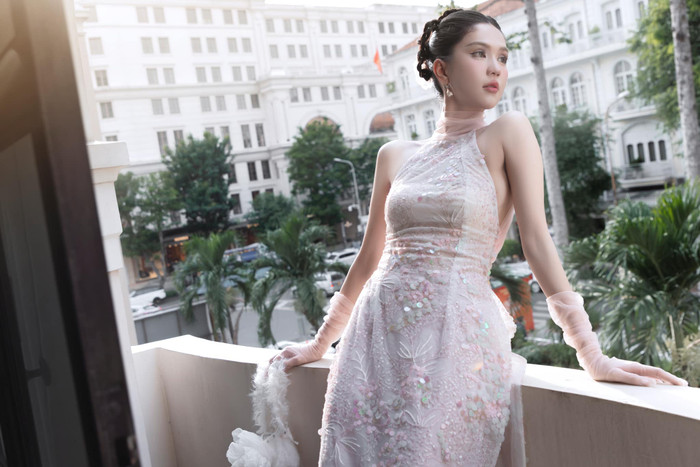 Ngọc Trinh được khen ngợi về nhan sắc và vóc dáng quyến rũ. (Ảnh FBNV)