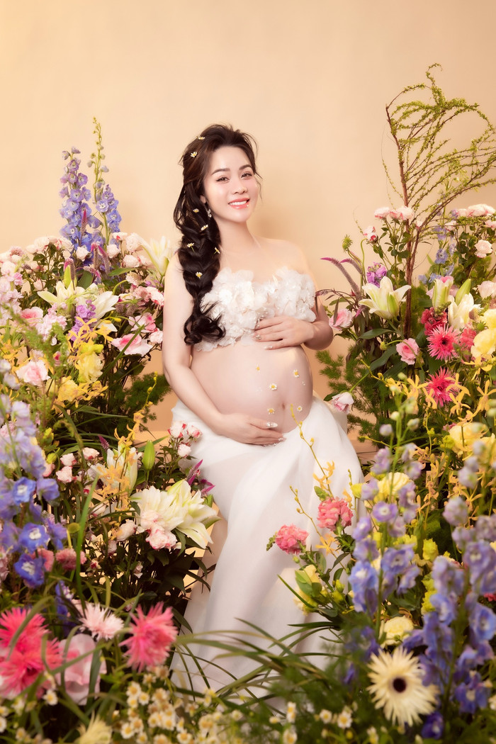 Ở tuổi 39, không chỉ thành công trong sự nghiệp, Nhật Kim Anh còn đang tận hưởng niềm hạnh phúc bên cạnh hai con. (Ảnh: FBNV)
