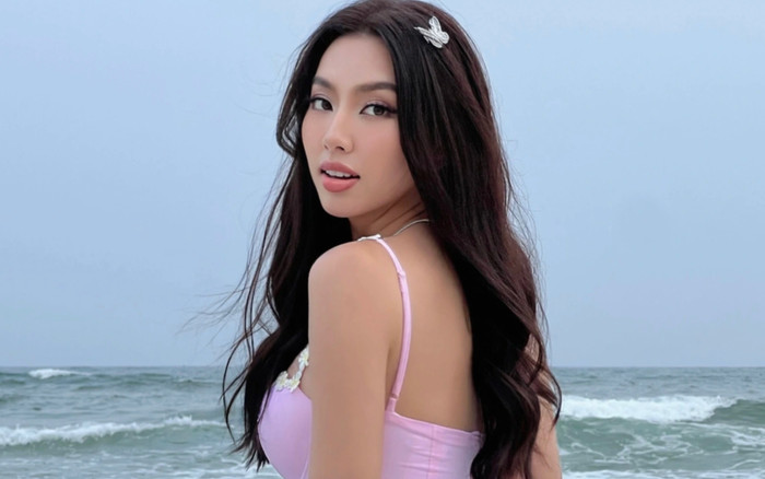 Hoa hậu nổi tiếng Vbiz bị bắt gặp bán hoa Tết Ảnh 2