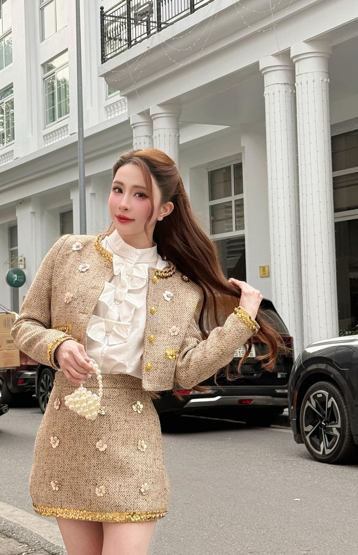 Quỳnh Nga sở hữu phong cách thời trang sang chảnh, quyến rũ. Ảnh: FBNV