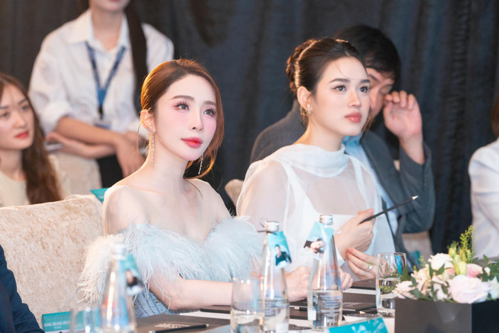 Quỳnh Nga từng tự tin 'đọ sắc' với Đỗ Thị Hà. Ảnh: FBNV