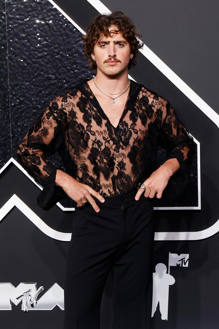 Công bố dàn nghệ sĩ biểu diễn tại GRAMMY 2025: 'Nữ hoàng nhạc Latin' Shakira trở lại Ảnh 2