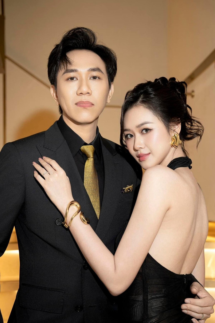 Anh Phạm từng gây tranh cãi khi không đồng ý lên chụp ảnh tại thảm đỏ khi bị đọc nhầm tên. (Ảnh FBNV)