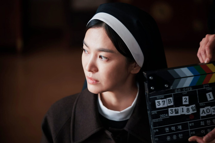 Song Hye Kyo tái xuất màn ảnh rộng với Dark Nuns