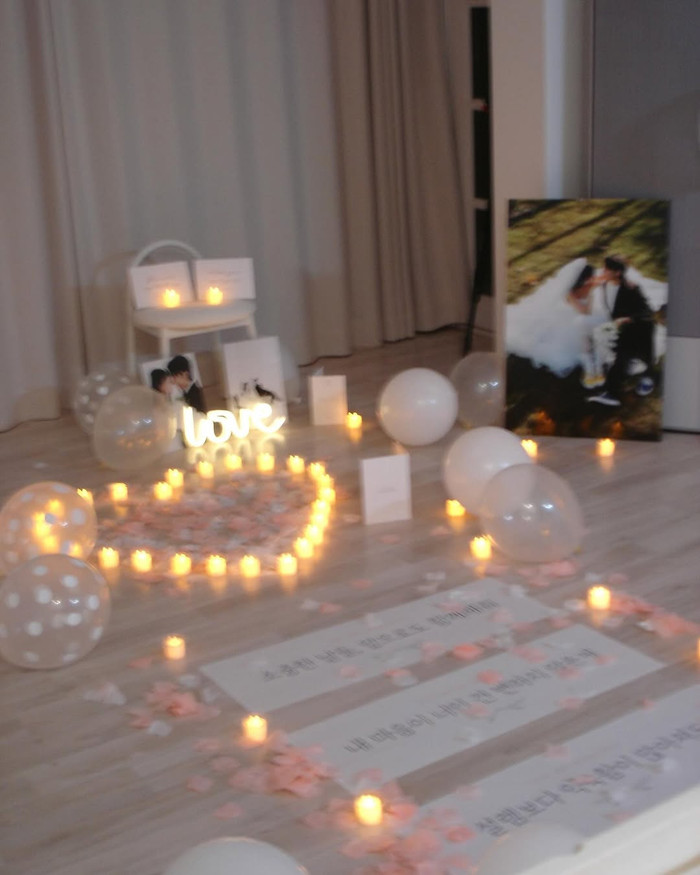 Nữ ca sĩ kết hôn sau 11 năm hẹn hò, hé lộ khung cảnh được bạn trai cầu hôn đầy lãng mạn Ảnh 1