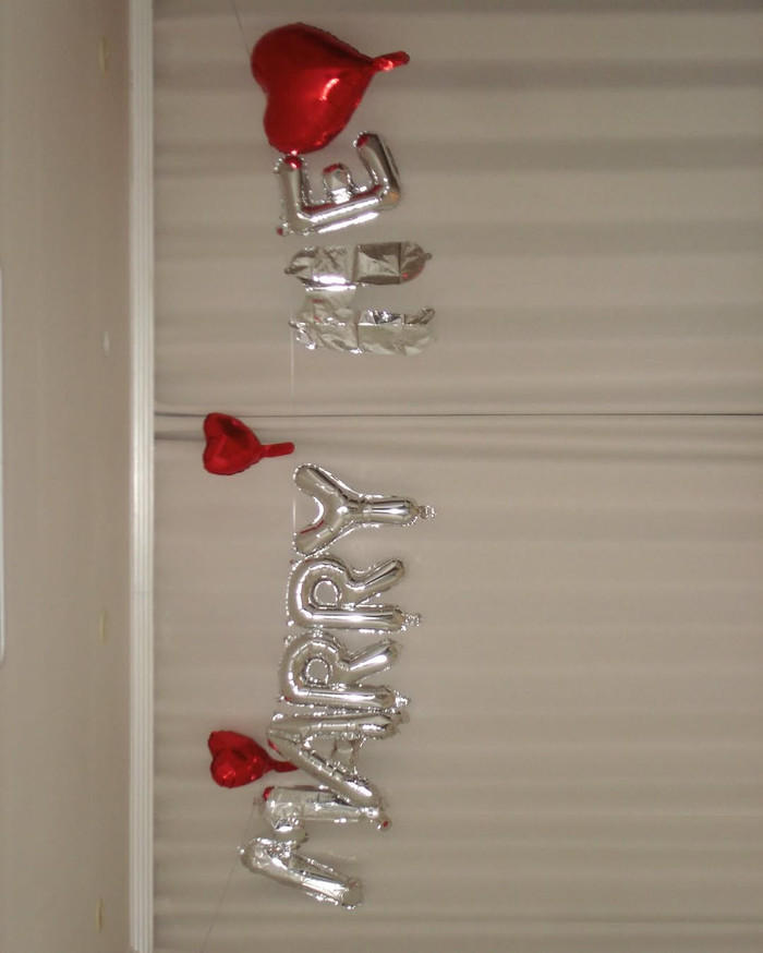 Nữ ca sĩ kết hôn sau 11 năm hẹn hò, hé lộ khung cảnh được bạn trai cầu hôn đầy lãng mạn Ảnh 2