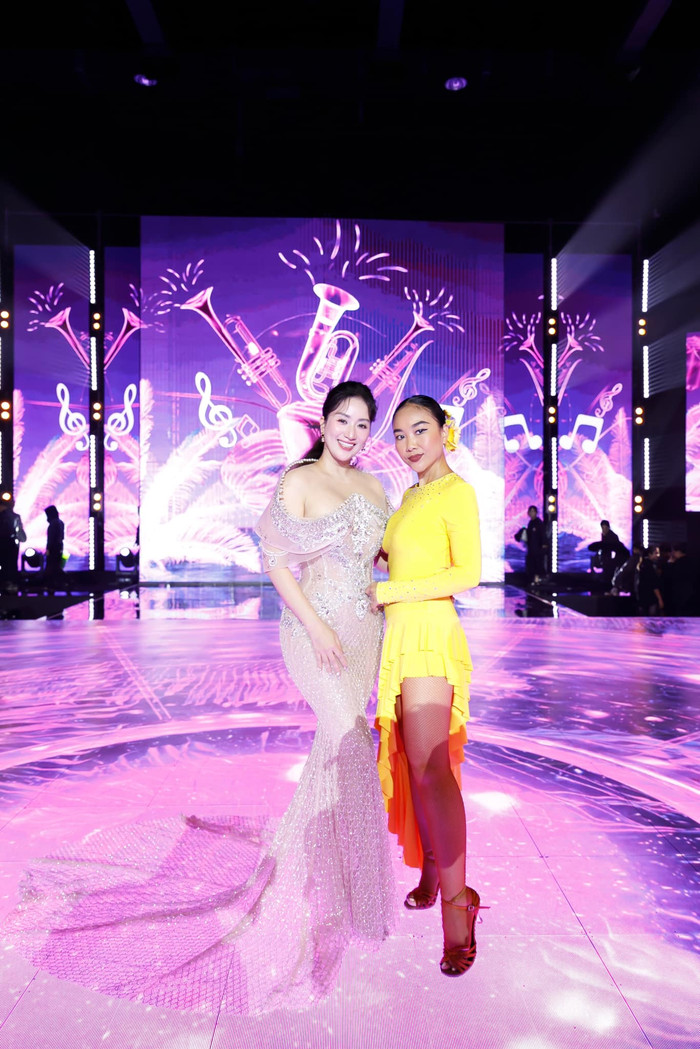 Đoan Trang từng đoạt thành tích Á quân và là Nữ hoàng Latin ở Bước Nhảy Hoàn Vũ mùa đầu tiên. 