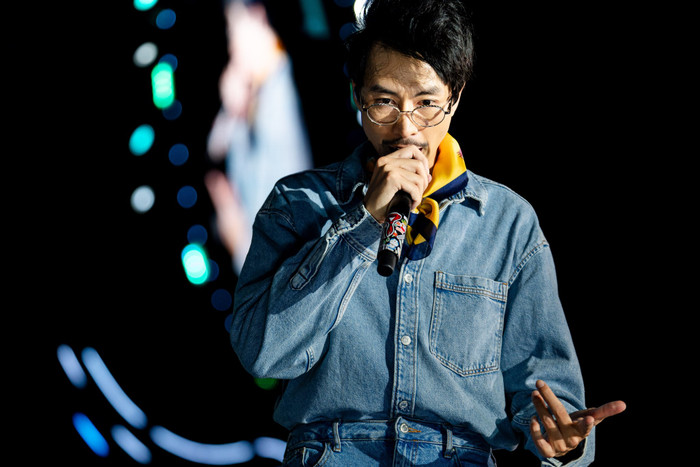 Đen Vâu là nghệ sĩ được nhiều khán giả yêu mến bởi sự nghiêm túc, tinh thần nhiệt huyết với nghề. Ảnh: FBNV