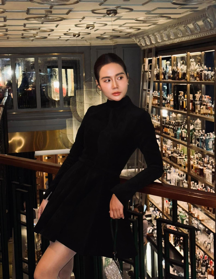 Diễn viên Huyền Lizzie thường lui tới những địa điểm sang trọng. Ảnh: FBNV