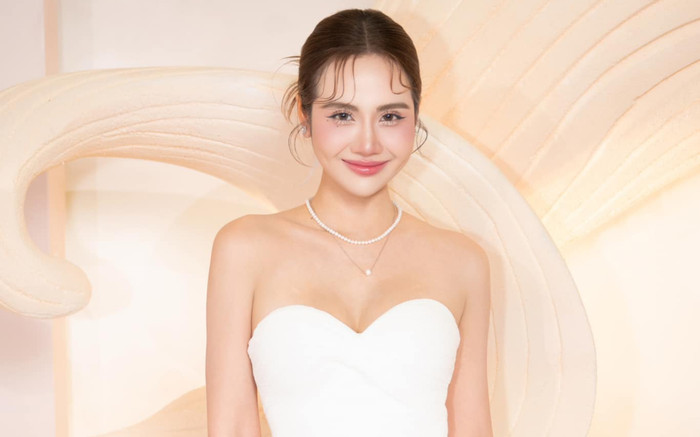 Nữ diễn viên Việt thẳng tay mua xe tiền tỷ, cuộc sống sang chuẩn 'phú bà' Ảnh 2