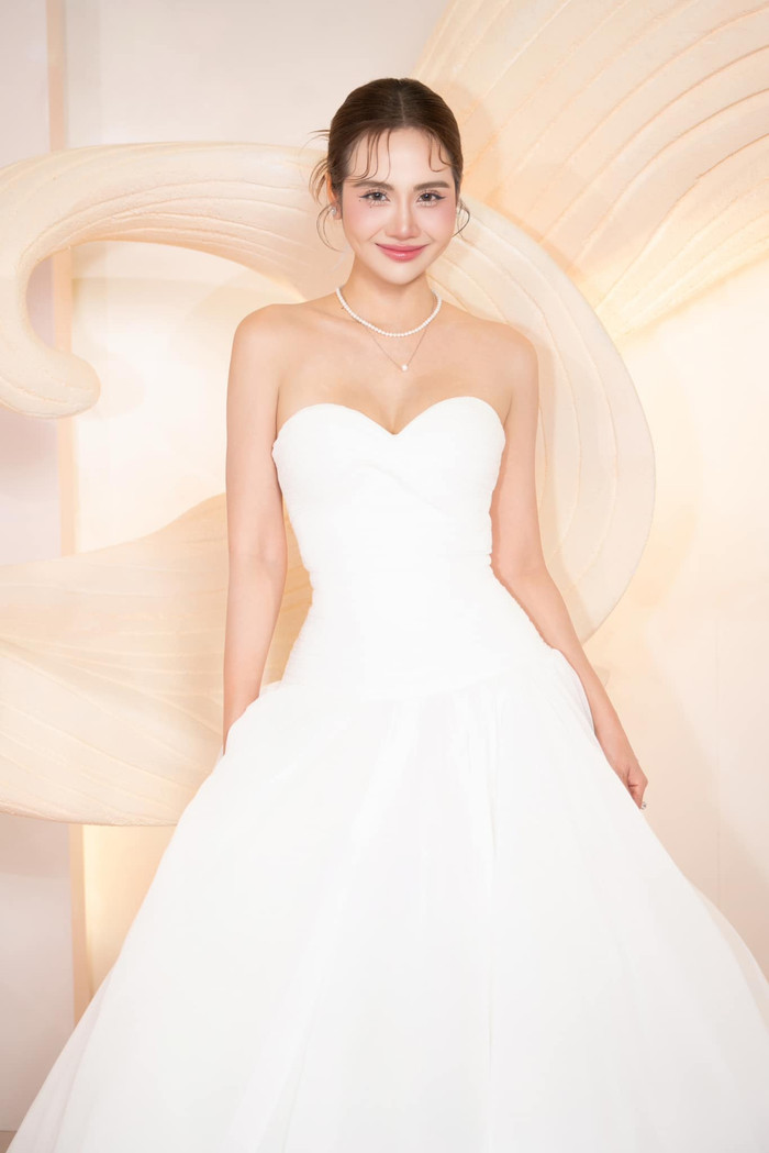 Một trong những hình ảnh mới nhất của nữ diễn viên Huyền Lizzie. Ảnh: FBNV