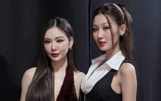 Hoa hậu diện đồ 'cắt khoét' gợi cảm, đọ sắc cùng Quế Anh trong ngày tái ngộ Ảnh 2