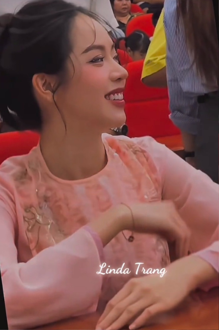 Soobin và Thanh Thủy bị phát hiện đeo vòng đôi. (Ảnh Linda Trang)