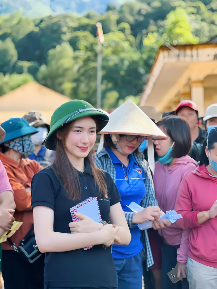 Tấm lòng nhân ái của nữ ca sĩ khiến nhiều người nể phục. Ảnh: FBNV