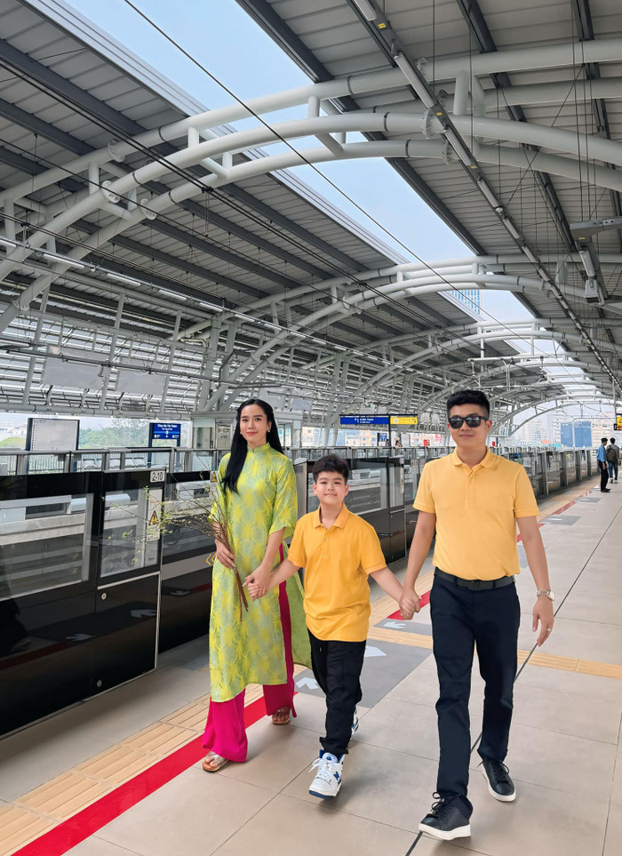 Á hậu Bella Mai có mối quan hệ thân thiết với con riêng của bạn trai. (Ảnh: FBNV)