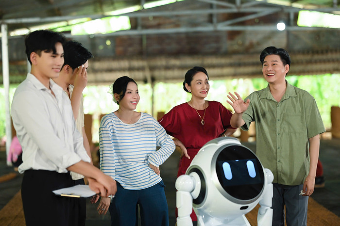 MC Vũ Mạnh Cường đóng phim trong dịp Tết Nguyên Đán 2025. (Ảnh: FBNV)