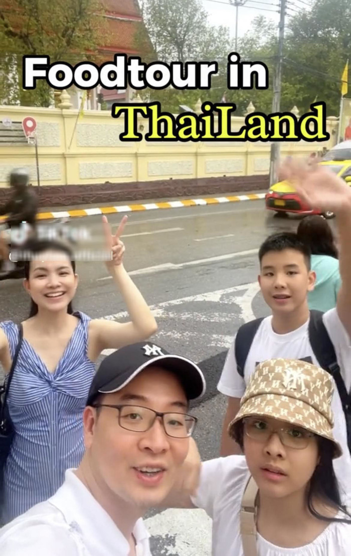 Thùy Lâm tận hưởng khoảnh khắc hạnh phúc bên gia đình nhỏ. 