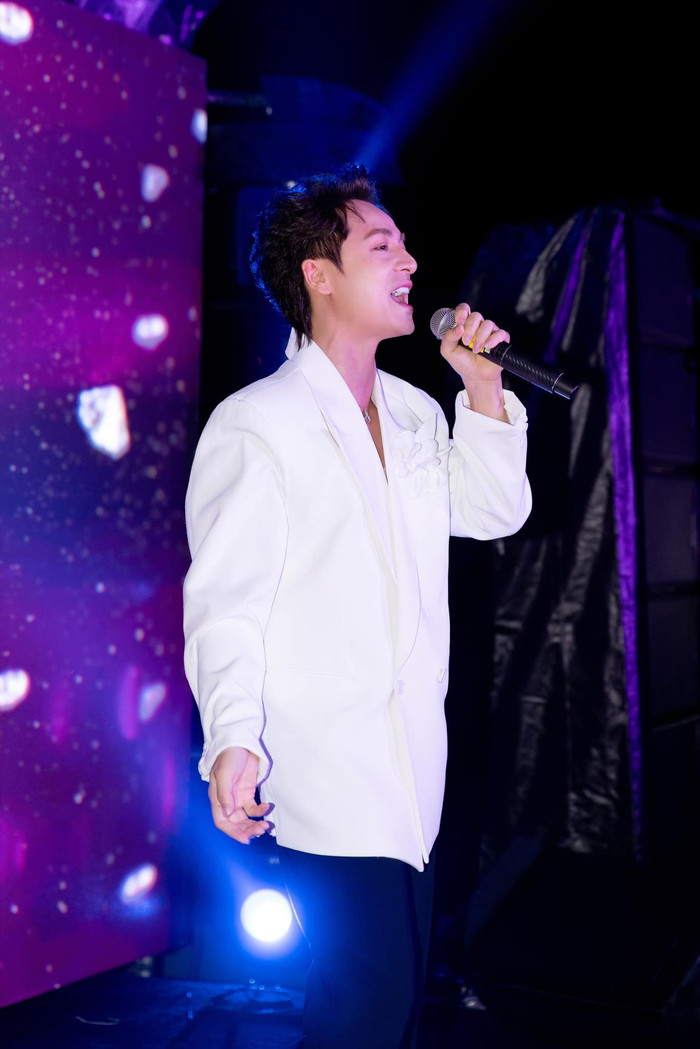 Năm 2024, Đăng Khôi trở lại hoạt động nghệ thuật, ra mắt album sau thời gian dài vắng bóng. (Ảnh: FBNV)