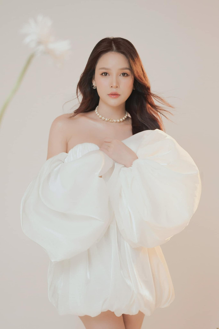 Sam thoải mái công khai hình ảnh của các con nhưng không tiết lộ tên tuổi cũng như danh tính cụ thể của chồng để giữ sự riêng tư. (Ảnh FBNV)