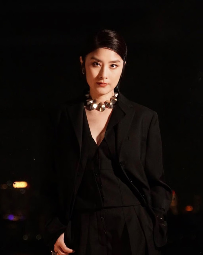 Nữ ca sĩ nổi tiếng bị bắt gặp đi bán đồ Tết ở chợ, nhan sắc tuổi 52 gây xôn xao Ảnh 4