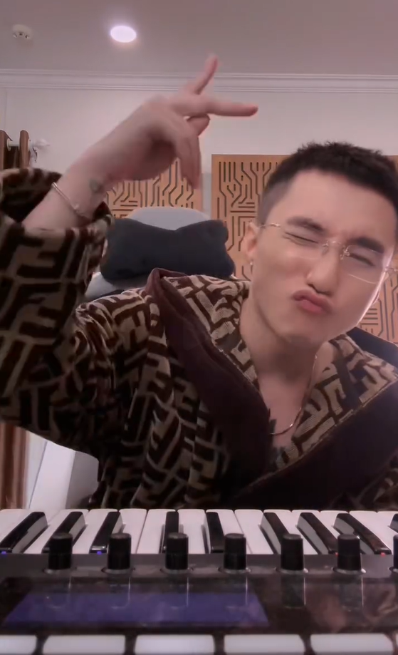 Đoạn clip 'gây bão' của Sơn Tùng tối 27 Tết Ảnh 3