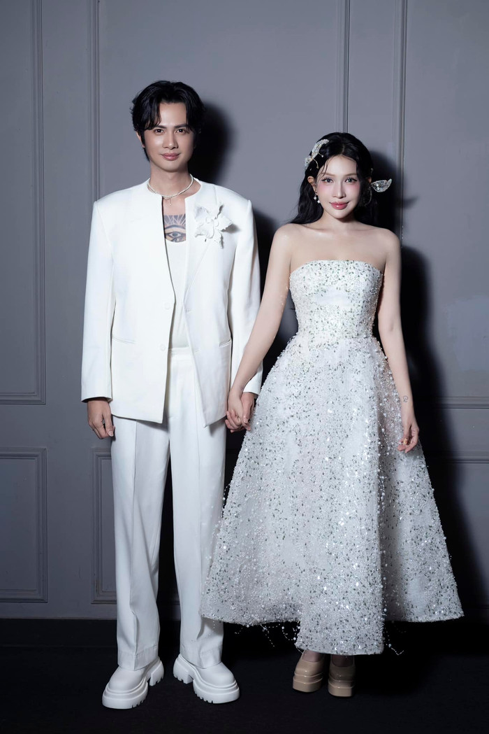 Khả Như đăng tải ảnh sánh đôi cùng Huỳnh Phương, dân mạng không ngừng 'đẩy thuyền'. (Ảnh FBNV)