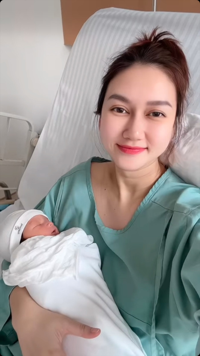 Showbiz 24h: Hình ảnh mới nhất của diễn viên Hương Giang. Ảnh: FBNV