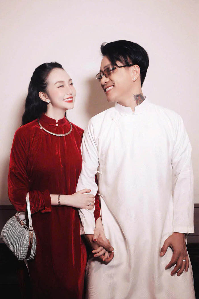 Cả hai vợ chồng Tuấn Hưng không ngừng nỗ lực làm việc để mang đến những giá trị tốt đẹp.