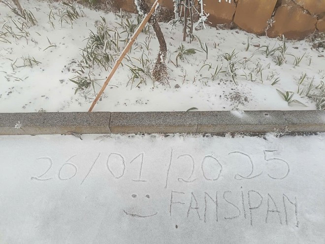 Tuyết rơi trên đỉnh Fansipan Ảnh 2