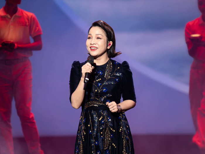 'Nữ hoàng nhạc Xuân' của Vpop gọi tên diva Mỹ Linh Ảnh 1