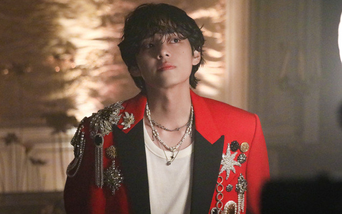 V chăm chỉ làm một việc trước thềm xuất ngũ, tái hợp cùng BTS Ảnh 2