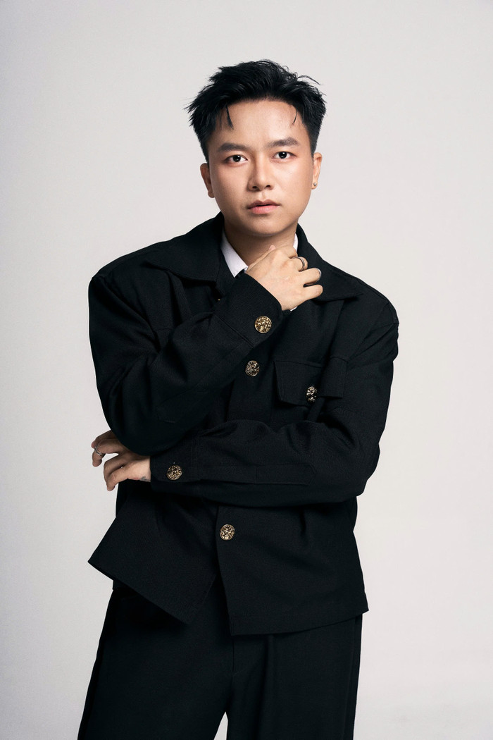 Đồng hành cùng Soobin ở sản phẩm mới là Bùi Công Nam.