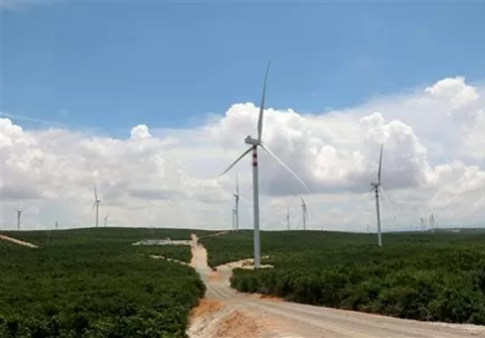 Những cột điện gió tại địa bàn huyện Bắc Bình, Bình Thuận. (Ảnh: Nguyễn Thanh)