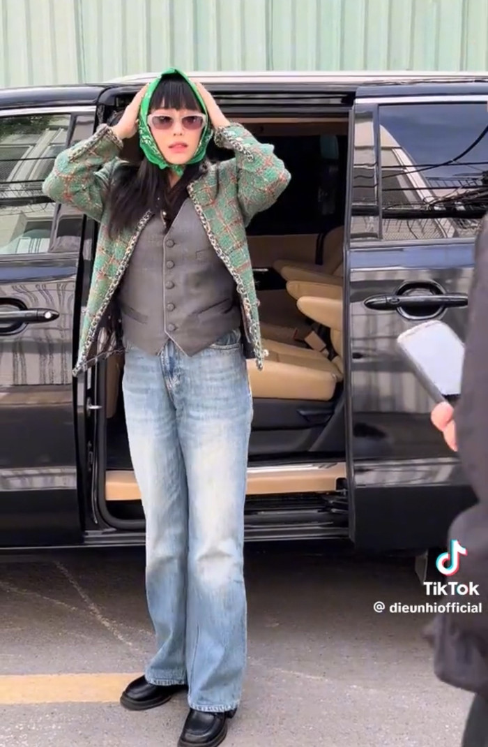 Đến cuối tháng 11/2024, cô tự tin tạo dáng khoe vòng 2 trước ống kính, khiến dân tình đồn đoán Diệu Nhi đã sinh con thứ 2. (Ảnh TTNV)