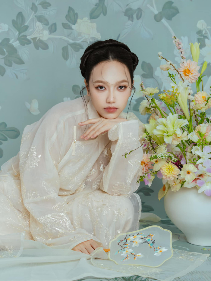 Showbiz 24h: Diệu Nhi sau đó đã vui vẻ cập nhật rằng cả nhà đã trở về và cô đích thân nấu thịt kho chiêu đãi cho gia đình. Ảnh: FBNV