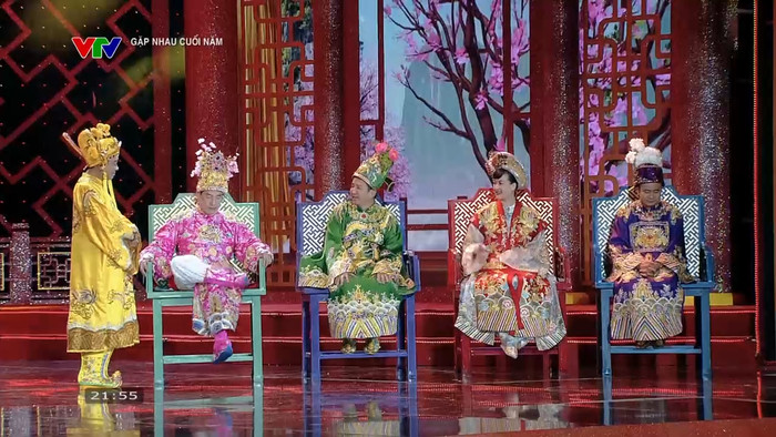 Bốn Táo ra sức giữ ghế, cùng nhau giải một câu hỏi nhận được từ Ngọc Hoàng để có vị trí cao hơn trong Thiên Đình. Ảnh: Chụp màn hình