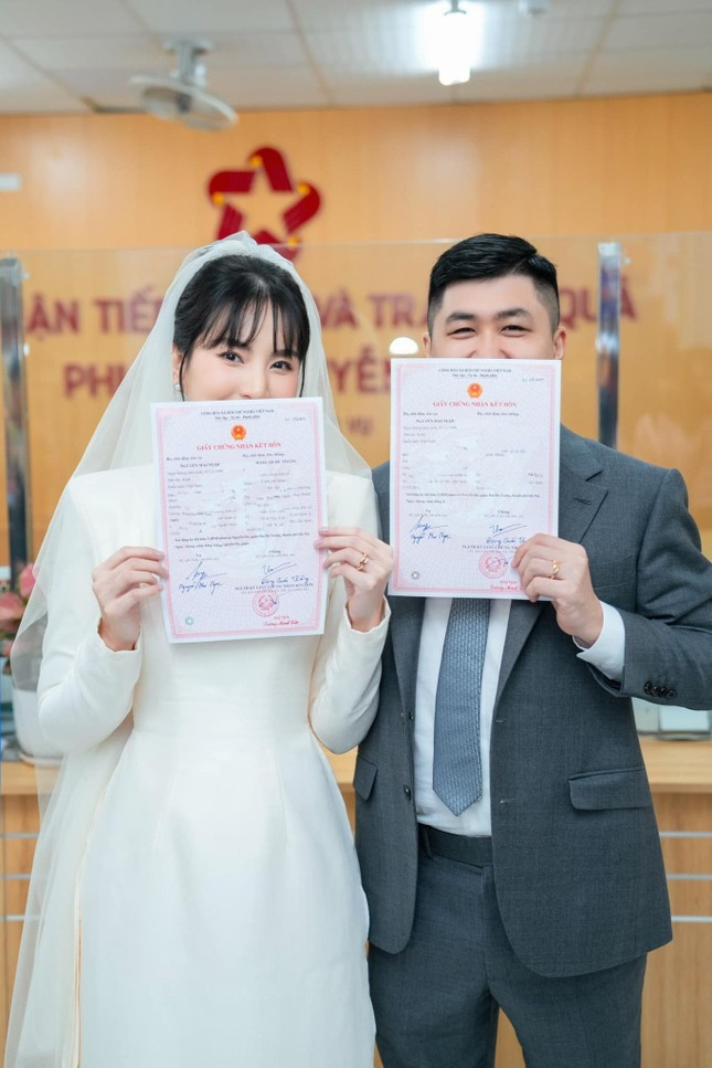 MC Mai Ngọc công khai việc kết hôn với chồng thiếu gia vào ngày 31/12. (Ảnh FBNV)