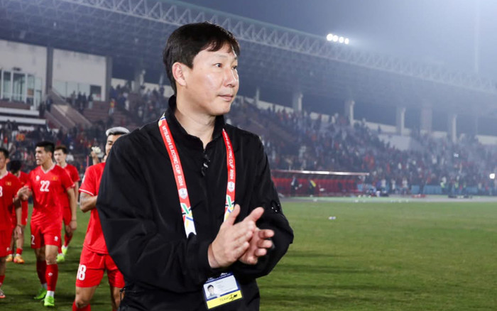 Ngả mũ trước tài cầm quân của HLV Kim Sang Sik Ảnh 2