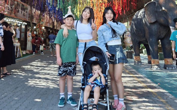 Bà xã Mạnh Trường đưa các con du lịch, visual ái nữ tiếp tục gây sốt Ảnh 2