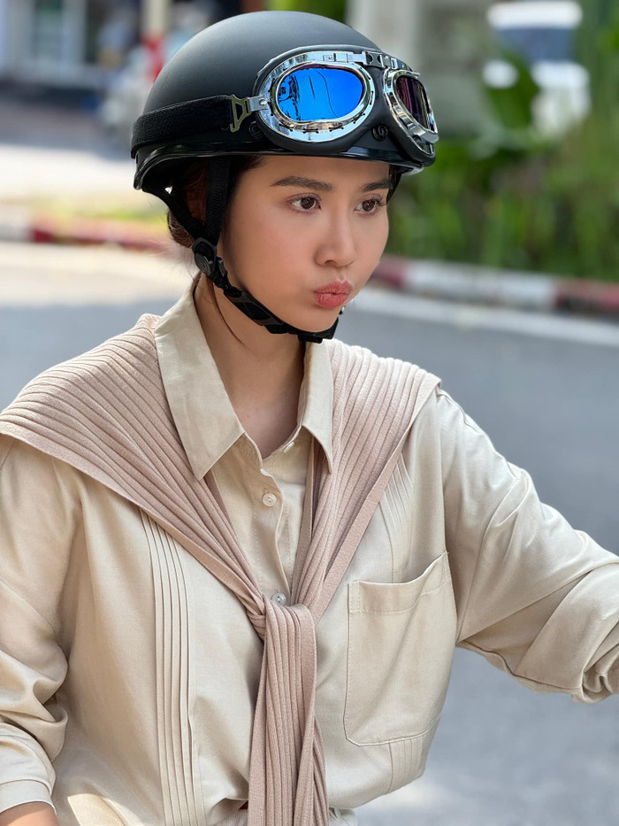 Vai diễn gần đây của Huyền Lizzie trong Chúng Ta Của 8 Năm Sau nhận nhiều lời khen có cánh.