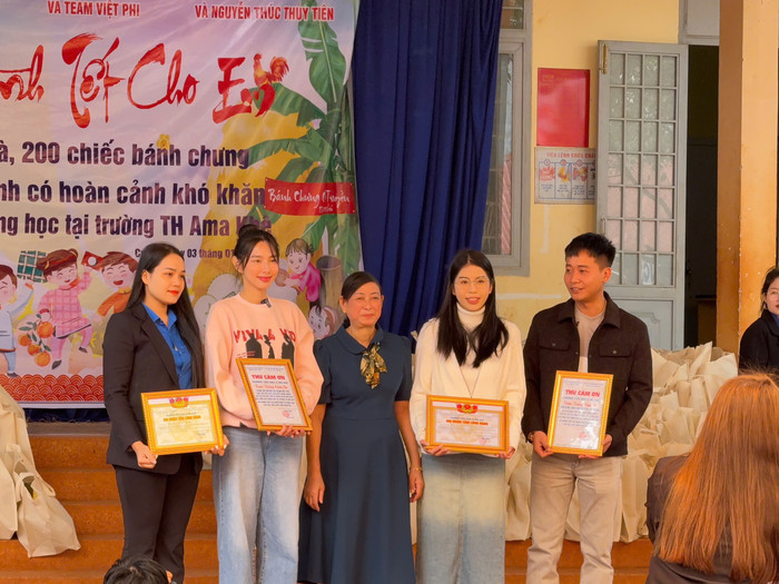 Quang Linh và Thùy Tiên có dịp bên nhau đầu năm 2025. 