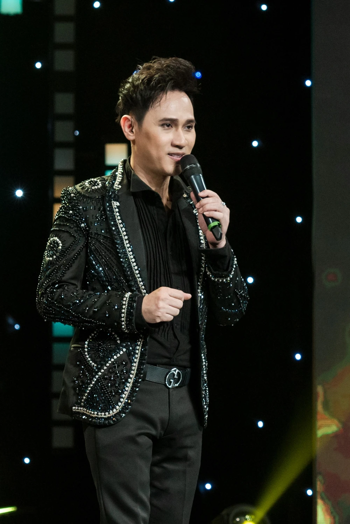 Nam ca sĩ Việt tiết lộ bị cạch show, không được mời hát vì một lý do Ảnh 4