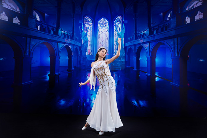 Sau phần trình diễn của Emma Lê, giám khảo Chí Anh cho 9 điểm, giám khảo Khánh Thi cho 9 điểm, giám khảo Sandra cho 8.5 điểm, giám khảo Trần Ly Ly chấm 9 điểm, giám khảo Phan Hiển chấm 8.5 điểm.