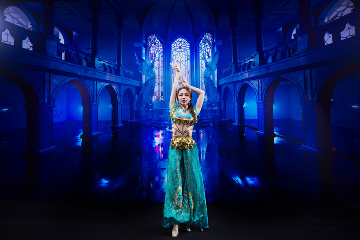 Sau phần trình diễ của Quỳnh Nga, giám khảo Chí Anh chấm 9.5 điểm, giám khảo Khánh Thi chấm 9.5 điểm, giám khảo Sandra chấm 9 điểm, giám khảo Trần Ly Ly chấm 9.5 điểm, giám khảo Phan Hiển chấm 9 điểm.