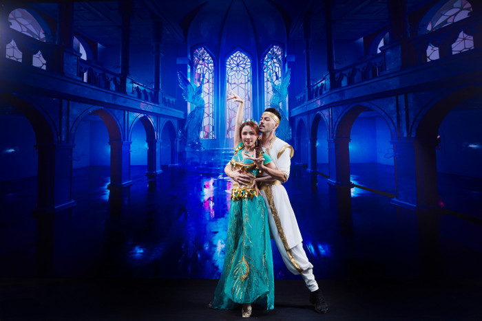 Quỳnh Nga và Tihomir Gavrilov chọn thể loại Waltz và Slow Foxtrot. 