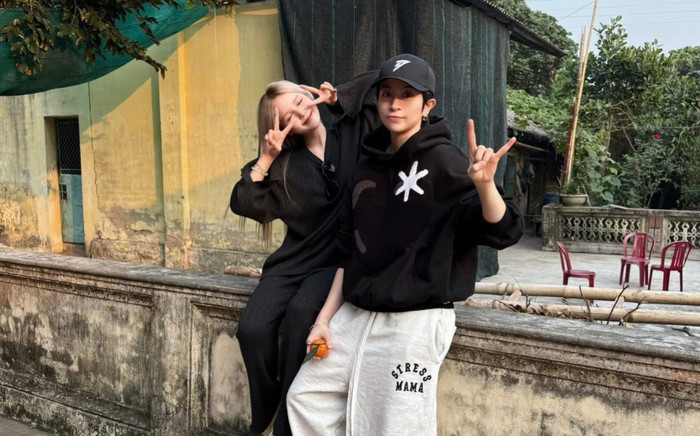 Xoài Non đưa Gil Lê về quê, 'bám dính' nhau không rời Ảnh 2