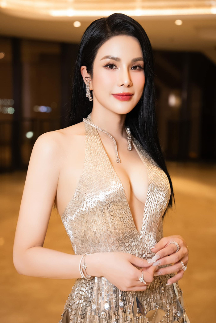 Diệp Lâm Anh ngày càng nhuận sắc hậu ly hôn.