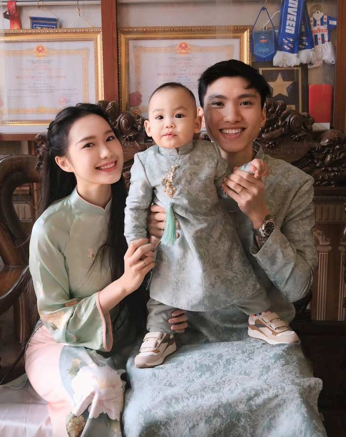 Đoàn Văn Hậu mang chiếc đồng hồ hàng hiệu, được cho có mức giá hơn nửa tỷ đồng. (Ảnh: FBNV)